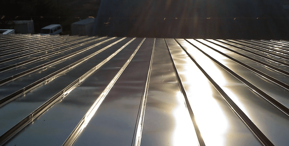 Do metal roofs make your house hotter